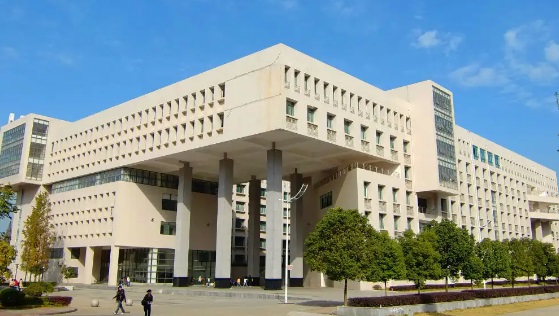 湖北工業(yè)大學建筑圖.jpg